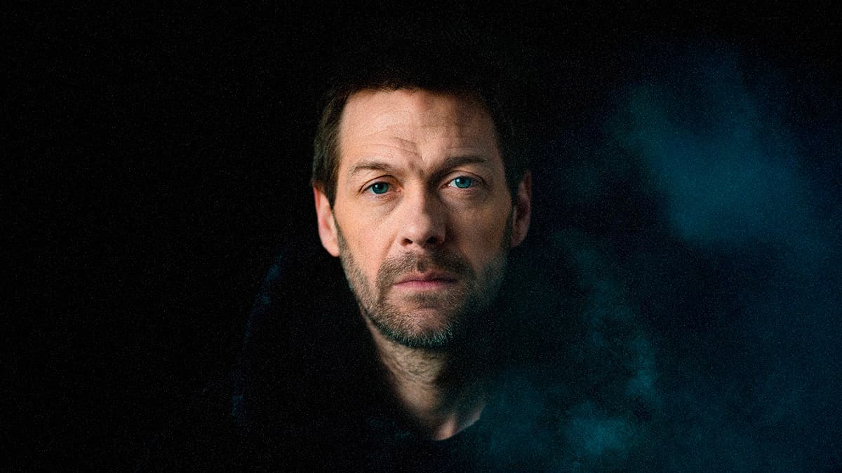 Kasabian’s Tom Meighan brings his RAW25 Acoustic Tour to Dubai 